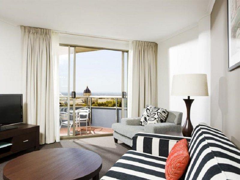 Mantra On The Park Aparthotel Melbourne Exterior foto