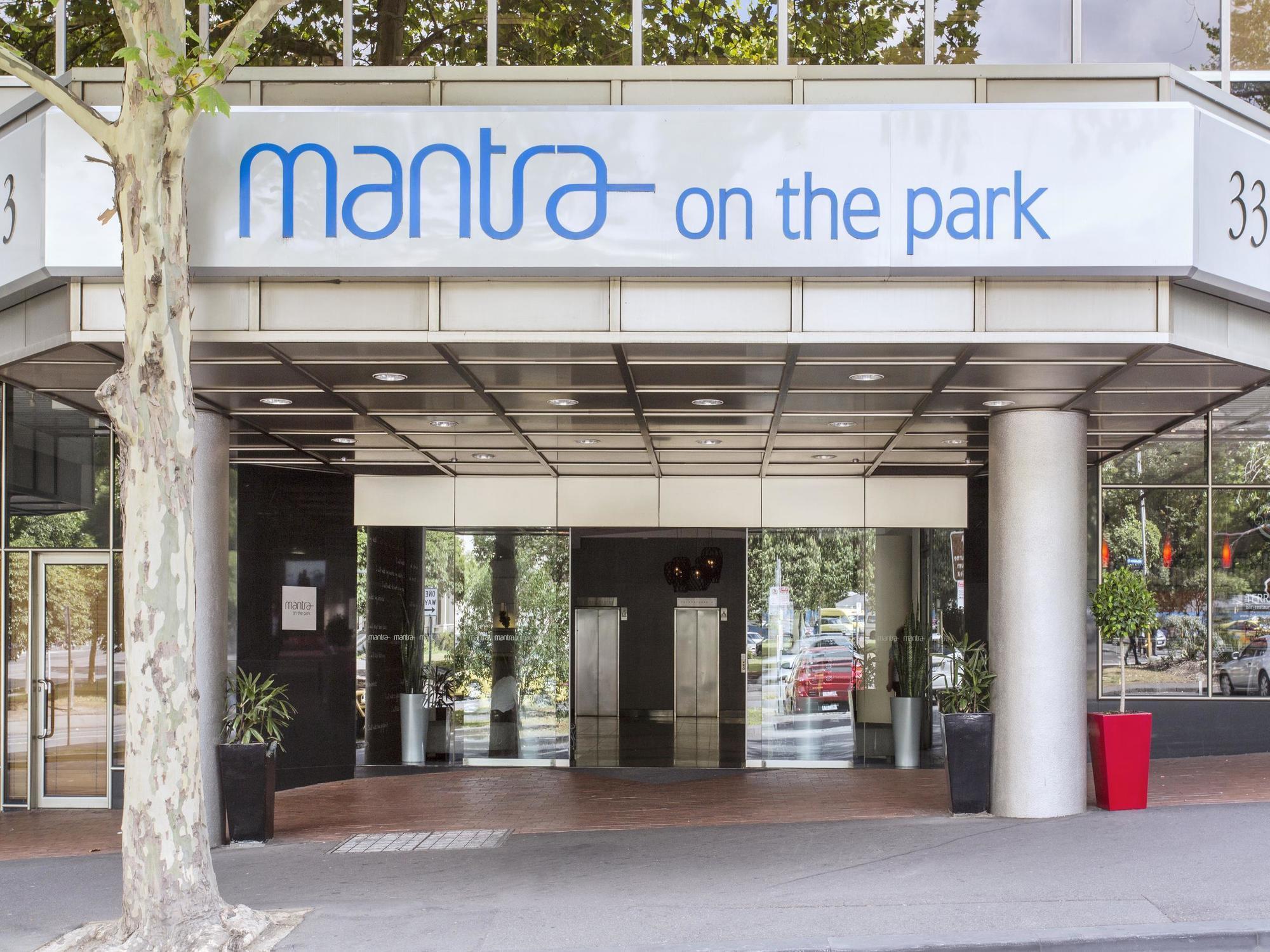 Mantra On The Park Aparthotel Melbourne Exterior foto