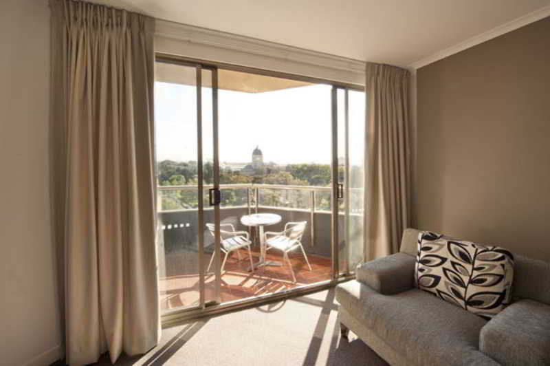 Mantra On The Park Aparthotel Melbourne Exterior foto